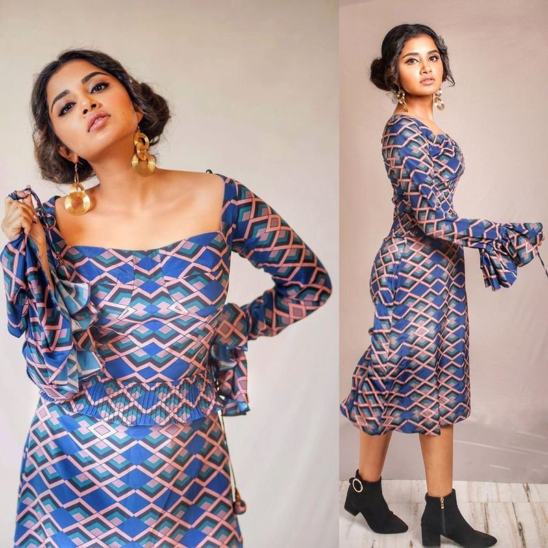 మొత్తానికి ఫన్నీ యాక్టివిటీస్తో ఆకట్టుకుంటూ, గ్లామర్ ఫోటోలతో మెస్మరైజ్ చేస్తుందీ `ప్రేమమ్` బ్యూటీ.