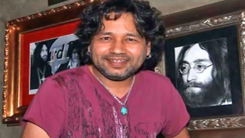 कैलाश अब तक 700 से ज्यादा गाने गा चुके हैं। उनके गानों में भारतीय लोकगीत और सूफी संगीत की झलक मिलती है। वो 10 साल में पूरी दुनिया में करीब 1000 से ज्यादा म्यूजिक कॉन्सर्ट में परफॉर्म कर चुके हैं। 2017 में भारत सरकार कैलाश खेर को पद्मश्री अवॉर्ड से नवाज चुकी है।