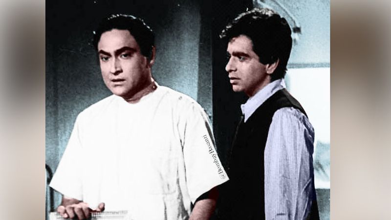 इसके बाद देविका रानी ने दिलीप कुमार से पूछा कि क्या तुम एक्टर बनोगे? और साथ-साथ उन्होंने उन्हें 1250 रुपए तनख्वाह पर नौकरी का ऑफर भी दिया। डॉक्टरी मसानी ने दिलीप कुमार को इसे स्वीकार कर लेने का इशारा किया था। लेकिन दिलीप साहब ने कहा कि उनके पास तो काम का अनुभव नहीं है। लेकिन देविका रानी के एक सवाल ने उन्हें सोचने पर मजबूर कर दिया। और वे बॉम्बे टॉकीज के लिए एक्टर बन गए।