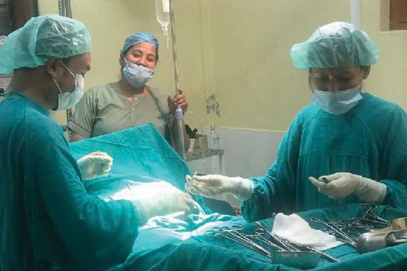 डॉक्टरों ने जांच के बाद कहा कि ऐसे केस करोड़ों में से एक होते हैं। यानी इसे हम रेयरेस्ट ऑफ रेयर मामला कह सकते हैं। मेडिकल साइंस में इसे ‘यूट्रस डाइडेलफिस’ कहा जाता है। कुछ समय पहले अमेरिका में इस तरह का एक मामला सामने आया था। अक्सर ऐसे मामलों में महिला मां तो बन सकती है, लेकिन गर्भपात की आशंका बनी रहती है। ऐसे में लगातार डॉक्टरों की देखरेख में मरीज रखा जाता है।