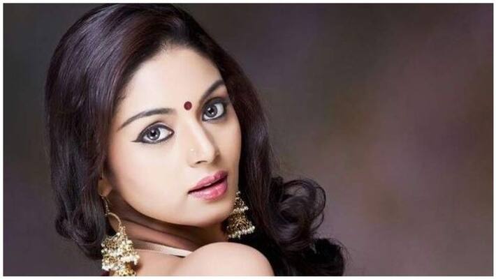 College student sends pornographic message to Sanam Shetty police arrest him College student sends pornographic message to Sanam Shetty police arrest him