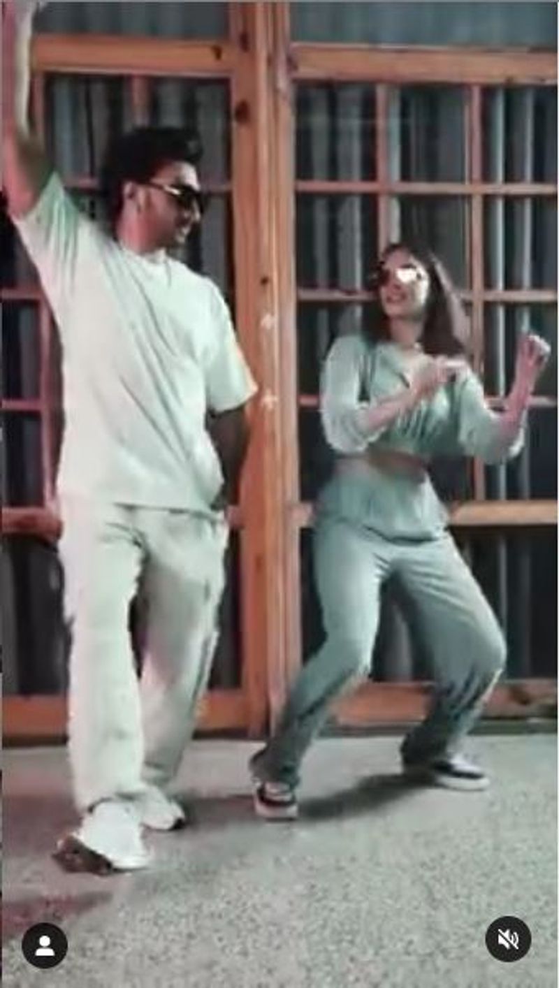 బాలీవుడ్ హాట్ రొమాంటిక్ కపుల్ దీపికా రణ్ వీర్ కొత్త రీల్ తో ప్రేక్షకుల ముందుకు వచ్చారు. 