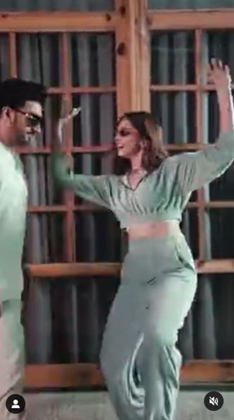 కపుల్ స్టైల్ విషయంలో వీరిద్దరినీ కొట్టేవారు లేదు. ఇద్దరూ ట్విన్నింగ్ డ్రెస్సులతో అదరగొడతారు. 