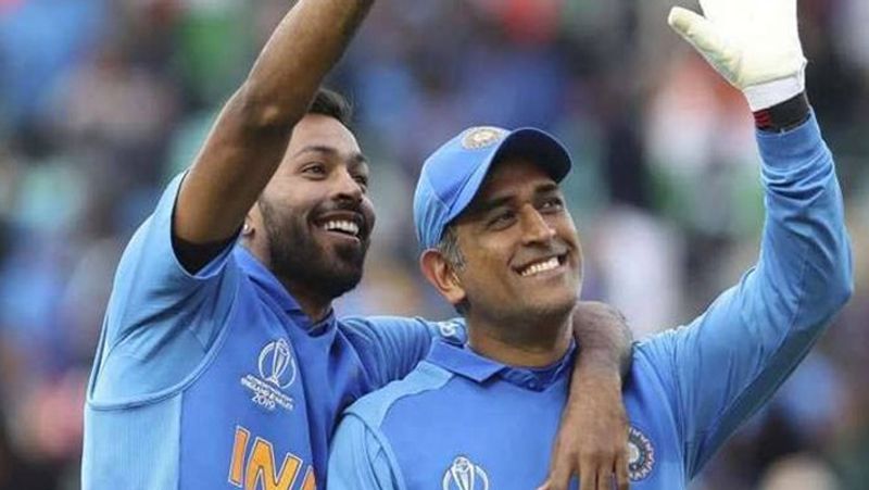 হার্দিক পান্ডিয়া টুইট করে বলেছেন,'আমার চিরন্তন ভালবাসা এবং আমার সেরা বন্ধু, শুভ জন্মদিন মাহি ভাই। শুধুমাত্র আপনার জন্য ভালবাসা।'

