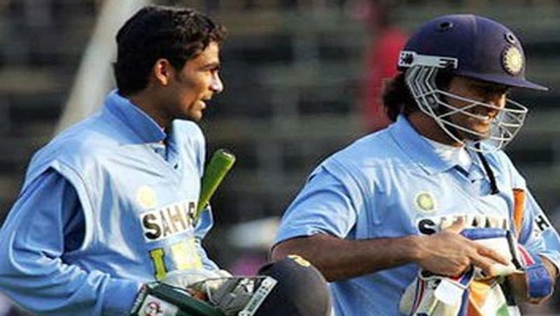 মহম্মদ কাইফ বলেছেন, 'দাদা কীভাবে জিততে হয় তা আমাদের তরুণদের শিখিয়েছিলেন এবং ধোনি সেটিকে নিজের অভ্যাসে পরিণত করেছিলেন। দুই মহান নেতার জন্ম একদিনের ব্যবধানে আসে। যিনি ভারতীয় ক্রিকেটকে নতুন রূপ দিয়েছেন তাকে জন্মদিনের শুভেচ্ছা।'
