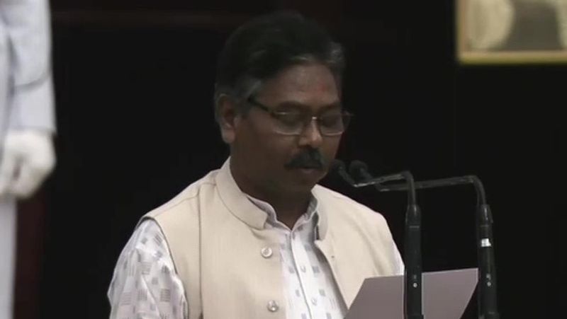 बिश्वेश्वर टुडु
56 साल के बिश्वेश्वर टुडू ओडिशा के मयूरभंज से लोकसभा सांसद हैं। सांसद के रूप में ये उनका पहला कार्यकाल है। वे ओडिशा के कटक के रहने वाले हैं। टुडू ने राउरकेला के उत्कलमणि गोपाबंधु इंस्टीट्यूट ऑफ इंजीनियरिंग से इंजीनियरिंग में डिप्लोमा किया है।
