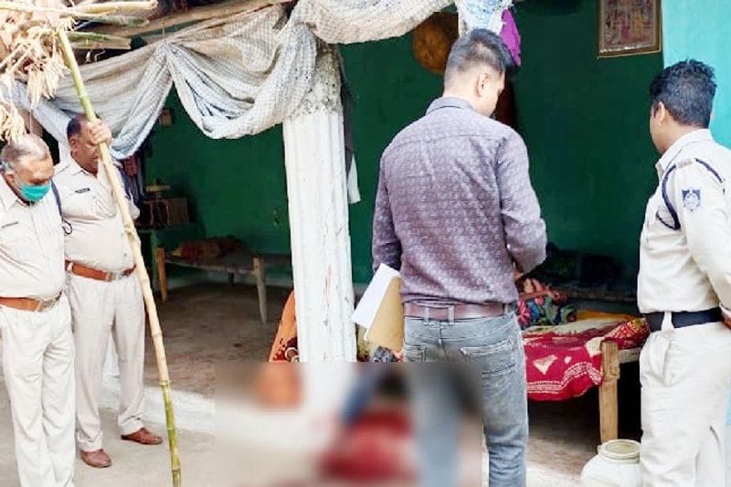 दरअसल, दर्दनाक घटना विदिशा जिले के मलिया खेड़ी गांव में 6 जुलाई की रात घटी है। 15 दिन पहले यानि 20 जून को ही नव दंपत्ति की शादी हुई थी। अभी-अभी घर में शादी की खुशियों की शहनाई बजी थी, लेकिन अब वहां पर मातम की चीखें सुनाई दे रही हैं।