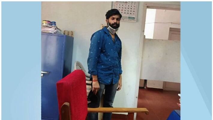 accused rahul surrendered on museum police station on sc st fund scam case accused rahul surrendered on museum police station on sc st fund scam case