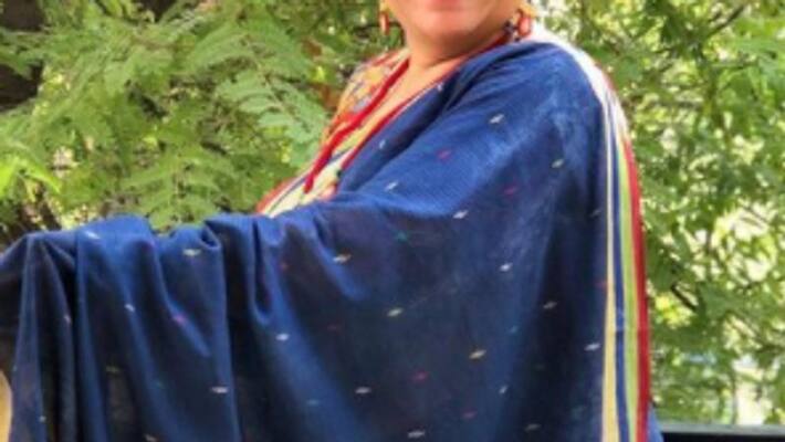 viral video woman wearing saree was barred from entering a restaurant in Delhi bsm viral video woman wearing saree was barred from entering a restaurant in Delhi bsm