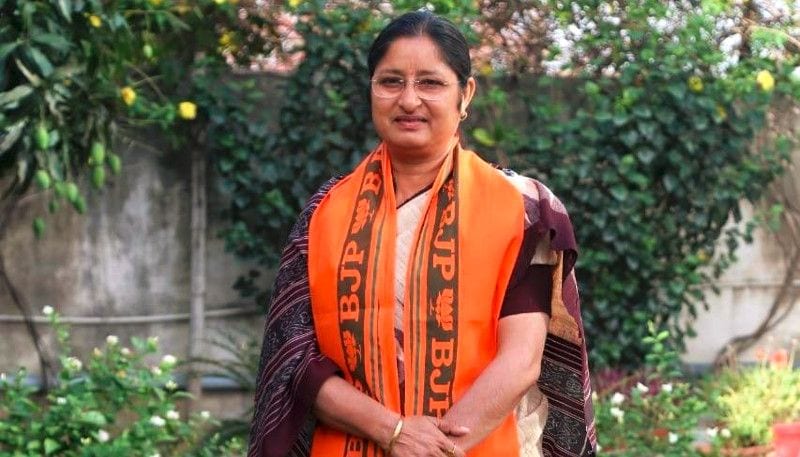 অন্নপূর্ণা দেবী যাদব
ঝাড়খণ্ডের কোডারমা লোকসভা কেন্দ্র থেকে নির্বাচিত ৫১ বছর বয়সী অন্নপূর্ণা দেবী যাদব, বুধবার বাণিজ্য ও শিল্প মন্ত্রকের প্রতিমন্ত্রীর দায়িত্ব গ্রহণ করেছেন।
