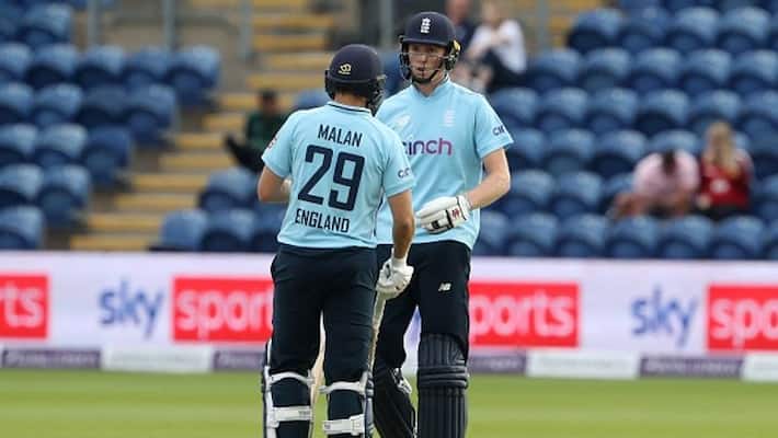 england beat pakistan by 9 wickets in first odi england beat pakistan by 9 wickets in first odi