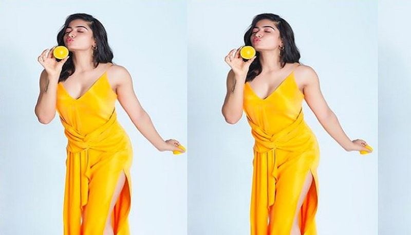 సిద్ధార్డ్ మల్మోత్రా మీరోగా నటిస్తున్న మిషన్ మజ్ను సినిమాతో హిందీ తెరమీద అరంగేట్రం చేయబోతోంది. 