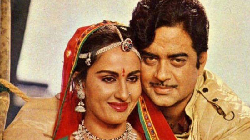 एक मैगजीन को दिए इंटरव्यू में शत्रुघ्न ने अपने और रीना के रिश्ते की बात कबूलते हुए कहा था- रीना के साथ मेरा रिश्ता पर्सनल रहा है। लोग कहते हैं कि शादी के बाद मेरी फीलिंग रीना के लिए बदल गईं। लेकिन मेरी मानें तो यह बढ़ गई थी। मैं भाग्यशाली हूं कि उन्होंने अपनी जिंदगी के 7 साल मुझे दिए।