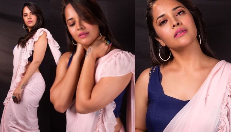 అనసూయపై, ఆమె పొట్టి డ్రెస్సులపై నెగటివ్ కామెంట్లు చేయడం మాత్రమే హైలైట్ అవుతుంటుంది. కానీ ఆమె అభిమానుల్లోని మరో కోణం బయటకు వచ్చే సందర్భాలు తక్కువ. అందుకు నిదర్శనమే తాజా కామెంట్లు.