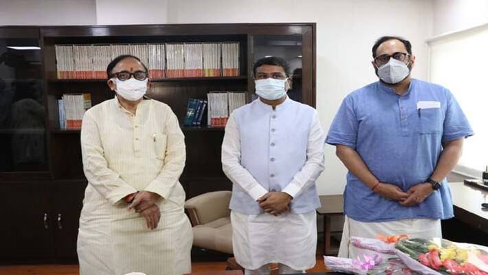 Dharmendra Pradhan and Rajeev Chandrashekhar takes charge as Minister of Skill development and entrepreneurship DHA Dharmendra Pradhan and Rajeev Chandrashekhar takes charge as Minister of Skill development and entrepreneurship DHA