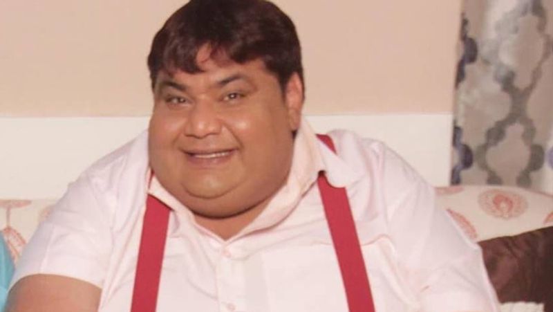 कुमार को बचपन से एक्टिंग का शौक था, लेकिन बड़े होते-होते उनका शरीर बेतरतीब ढंग से बढ़ने लगा। इसके बाद भी उन्होंने एक्टिंग के शौक को खत्म होने नहीं दिया।