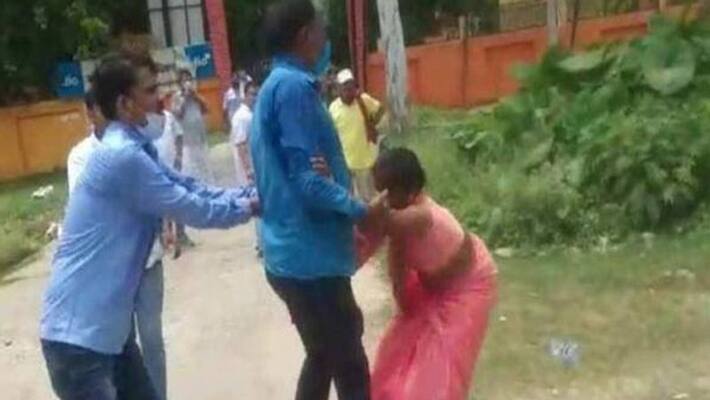 UP block election misbehaving with woman CO and station in-charge suspended after CM Yogi's instructions pwa UP block election misbehaving with woman CO and station in-charge suspended after CM Yogi's instructions pwa