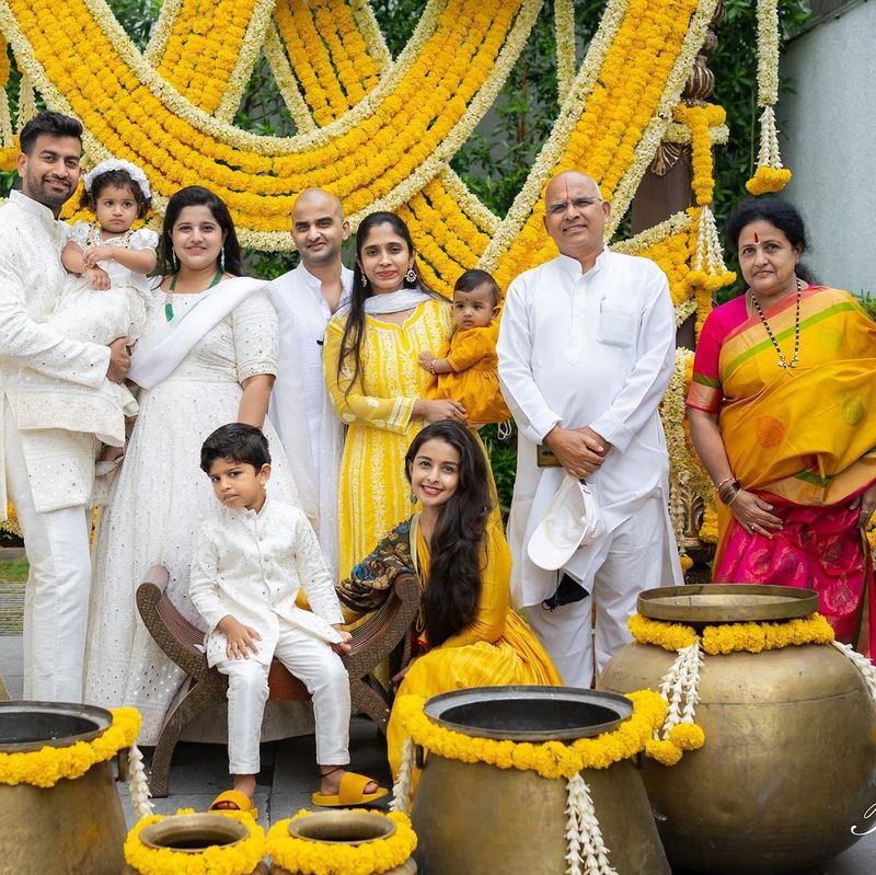 నిర్మాత దిల్రాజు దోతీ ఫంక్షన్ ఫోటోలు.
