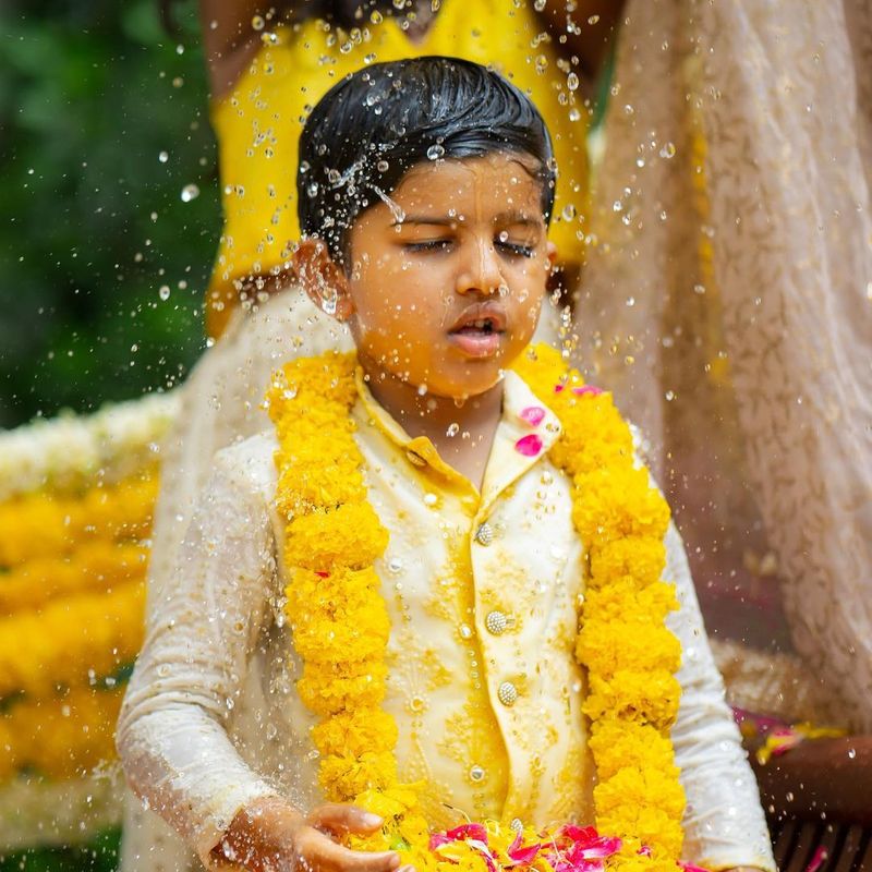 నిర్మాత దిల్రాజు దోతీ ఫంక్షన్ ఫోటోలు.