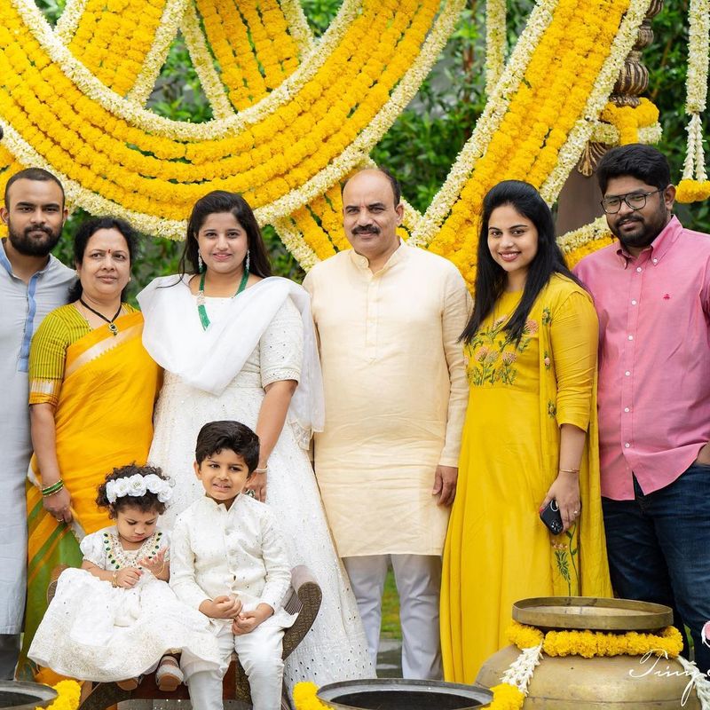 నిర్మాత దిల్రాజు దోతీ ఫంక్షన్ ఫోటోలు.