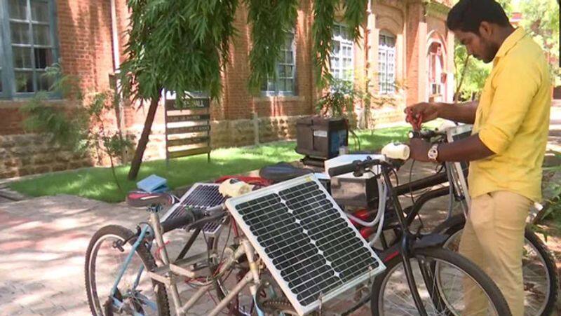 धनुष ने इस साइकिल में एक बैटरी लगाई है, जो सौर्य ऊर्जा से चलती है। इसे बाइक और साइकिल दोनों के तौर पर इस्तेमाल किया जा सकता है
