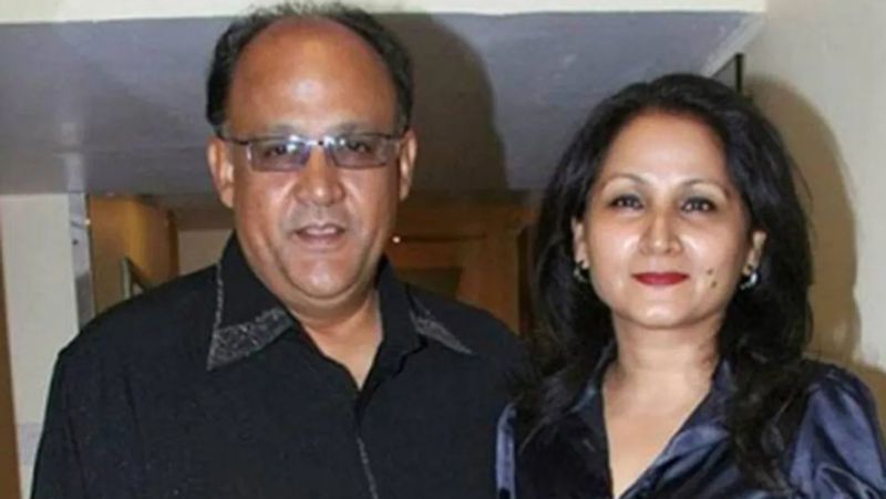 आलोक नाथ भले ही सफल एक्टर रहे लेकिन उनकी पर्सनल लाइफ काफी विवादित रही है। उन्होंने 1987 में प्रोडक्शन असिस्टेंट आशु सिंह के साथ शादी की लेकिन उनका नाम कई हीरोइनों के साथ जुड़ा जिसकी वजह से शादीशुदा जिंदगी बिखर गई। दोनों के दो बच्चे बेटा शिवांग नाथ और बेटी जुनाई नाथ है।