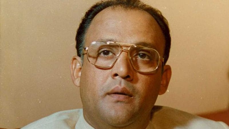 आलोक नाथ ने 1982 में फिल्म गांधी से डेब्यू किया था। फिल्म को बेस्ट पिक्चर का अकादमी अवॉर्ड मिला था। इसके बाद आलोक ने छोटे पर्दे पर टीवी सीरियल बुनियाद से कदम रखा, जिसने उन्हें पहचान दिलाई। 