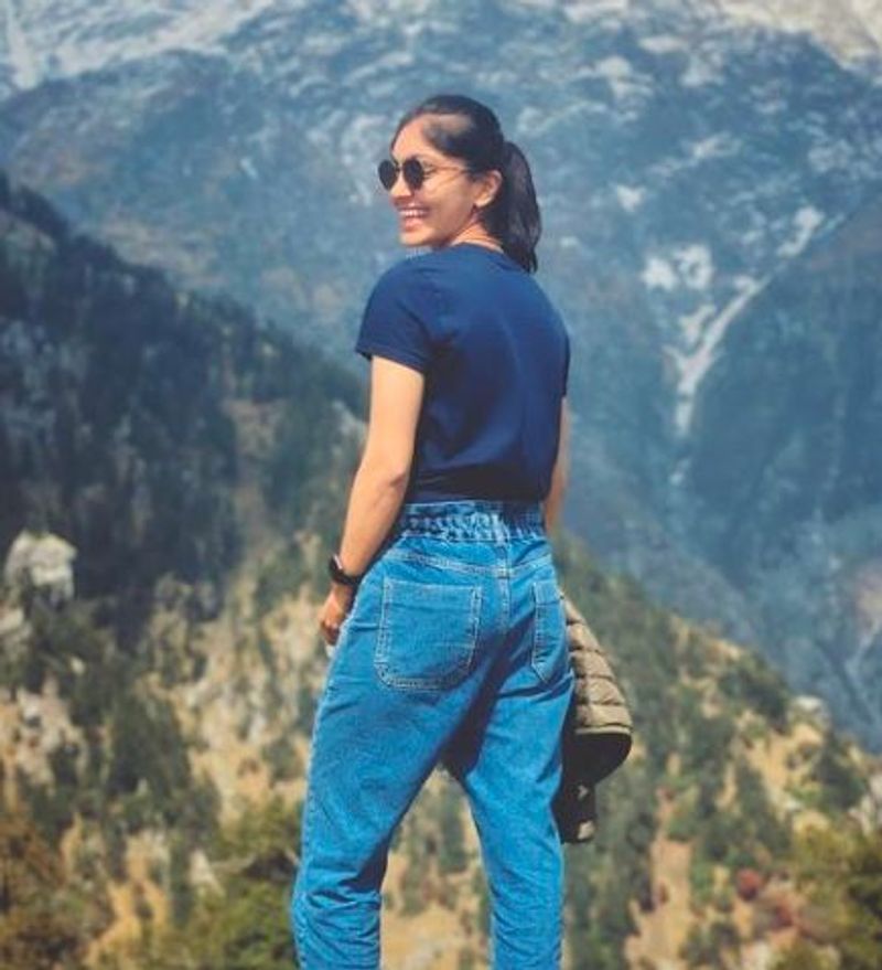 हरलीन ने 22 फरवरी 2019 को मुंबई के वानखेड़े में इंग्लैंड महिला टीम के खिलाफ एक दिवसीय अंतरराष्ट्रीय में डेब्यू किया। वह तानिया भाटिया के बाद भारत के लिए खेलने वाली चंडीगढ़ की दूसरी महिला क्रिकेटर बनीं।