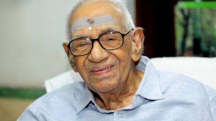 പികെ വാര്യർ ആയുർവേദത്തിന്റെ കുലപതിയെന്ന് മുഖ്യമന്ത്രി ...