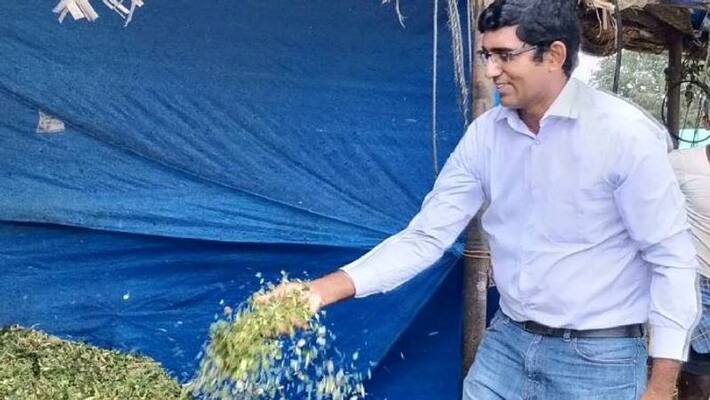 this IIT alumni quit us job and start dairy farm earns crores this IIT alumni quit us job and start dairy farm earns crores