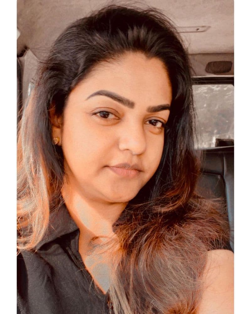 దీంతో ఈ సినిమాలో ఆమెని ఓ బలమైన పాత్ర కోసం అడుగుతున్నారని, అందుకు ప్రేమి కూడా సుముఖతని వ్యక్తం చేసినట్టు తెలుస్తుంది. ఇదే నిజమైతే వంటలక్క ఇకపై సిల్వర్ స్క్రీన్పై కూడా మ్యాజిక్ చేయబోతుందని చెప్పొచ్చు.