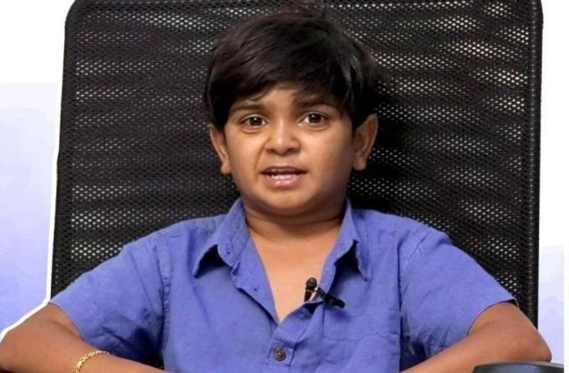 జబర్దస్త్ తో పాటు అనుభవించు రాజా ప్రోగ్రామ్ తో బాగా ఫేమస్ అయ్యాడు నరేష్. ఇటీవల ప్రారంభమైన శ్రీదేవి డ్రామా కంపెనీ ప్రోగ్రాం లో కూడా నరేష్ ప్రధాన ఆకర్షణగా నిలుస్తున్నారు.