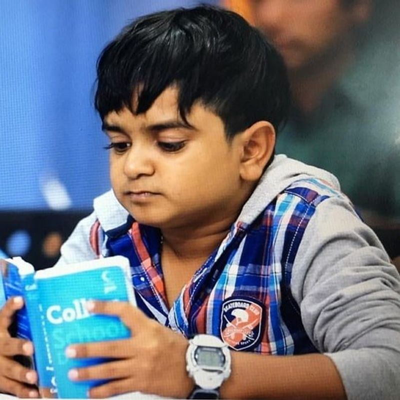 వెండితెరపై స్టార్ కమెడియన్ గా పేరు తెచ్చుకోవాలనేది నరేష్ డ్రీమ్. దాని కోసం తనని తాను నిరూపించుకునే ప్రయత్నాలలో నరేష్ ఉన్నాడు.
