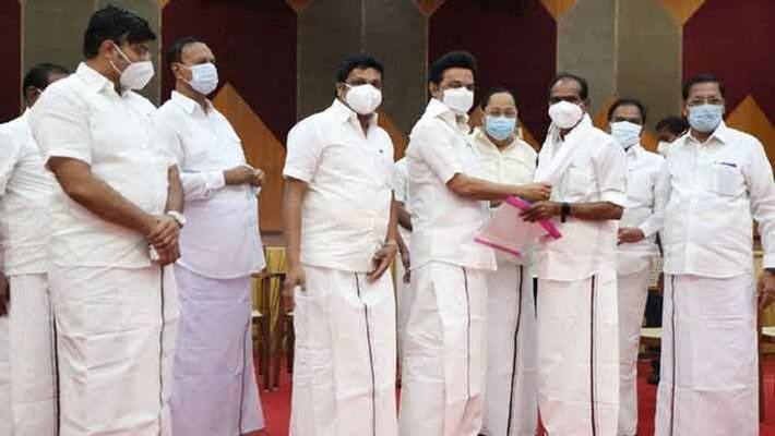 OPS is just a rubber stamp...Edappadi Palanisamy dictator..former aiadmk mp sundaram OPS is just a rubber stamp...Edappadi Palanisamy dictator..former aiadmk mp sundaram