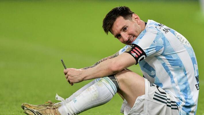 Lionels Messi Video Call to call to family From Ground After Copa America Win Lionels Messi Video Call to call to family From Ground After Copa America Win