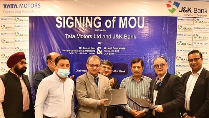 Tata Motors partners with Jammu Kashmir Bank to bring financing options for its customers ckm Tata Motors partners with Jammu Kashmir Bank to bring financing options for its customers ckm