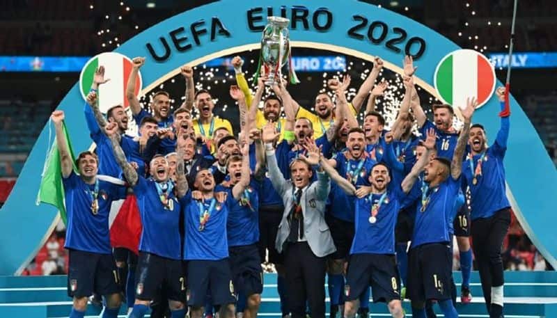 Euro 2020 Italy Goalkeeper Gianluigi Donnarumma named player of the tournament