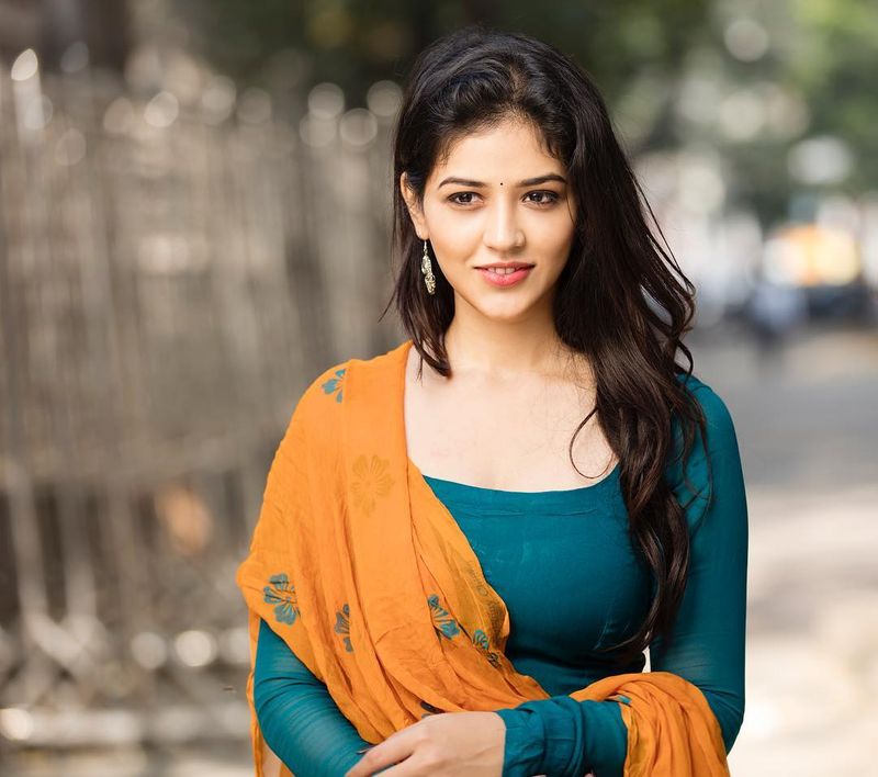 తాజాగా ఓ ఇంటర్వ్యూలో పాల్గొన్న ప్రియాంక, ఈ విషయాలపై స్పందించారు. తన నుండి మూడేళ్ళ కాలంలో సినిమా రాకున్నప్పటికీ, ఖాళీగా లేనని ప్రియాంక తెలిపారు.