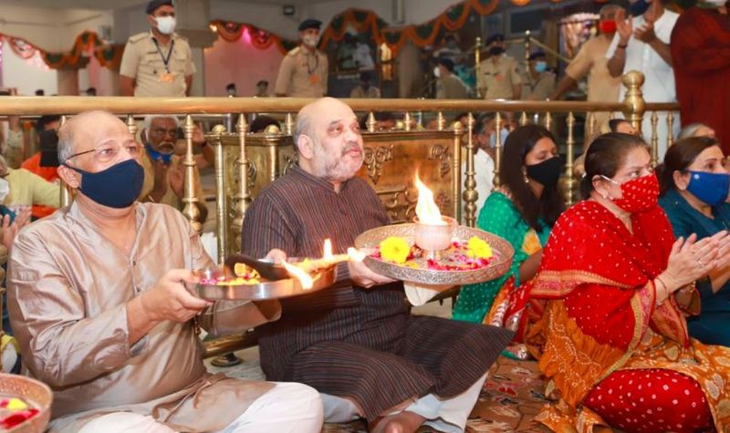 प्रधानमंत्री नरेंद्र मोदी ने सोमवार को रथ यात्रा के मौके पर लोगों को बधाई दी। उन्होंने लिखा, रथ यात्रा के विशेष अवसर पर सभी को बधाई। हम भगवान जगन्नाथ को नमन करते हैं और प्रार्थना करते हैं कि उनका आशीर्वाद सभी के जीवन में अच्छा स्वास्थ्य और समृद्धि लाए। जय जगन्नाथ। 