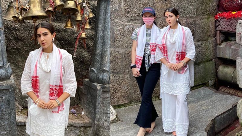 बता दें कि सारा अली खान अपनी फिल्म वीर गनी की शूटिंग के लिए असम पहुंची हैं। ऐसे में अपनी शूटिंग से समय निकालकर उन्होंने कामाख्या देवी के दर्शन किए। वीर गनी के अलावा वो फिल्म वीरांगना में भी लीड रोल प्ले कर रही है। इस फिल्म में वो कमांडो की भूमिका में दिखेंगी।