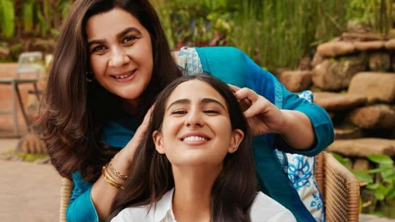 एक अन्य यूजर ने लिखा था- बच्ची रमजान है तो कम से कम बुर्का पहन के फोटो डाला कर ऐसे टाइम पर। माशाअल्लाह की जगह अस्तगफिरुल्लाह बोलना पड़ रहा है...बच्ची सुधर जा। एक यूजर ने लिखा था- रमजान में आपसे यह उम्मीद नहीं थी।