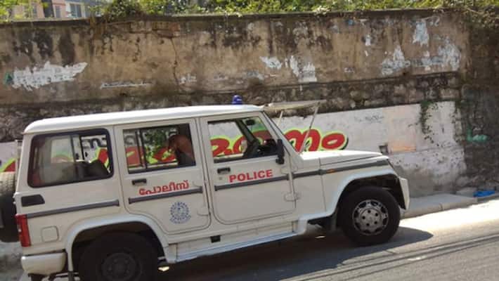 aituc member attacked by police in kottayam aituc member attacked by police in kottayam