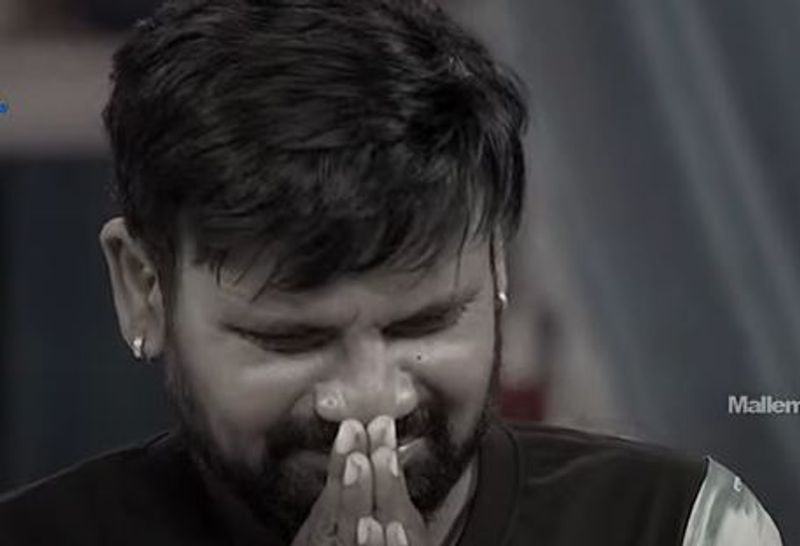 ఇలా `జబర్దస్త్` టీమ్లో ఎవరికి ఏం జరిగినా తమ `జబర్దస్త్` ఫ్యామిలీ అందరం అండగా నిలబడాలని, ఎప్పుడూ ఇలానే ఉండాలని గెటప్ శ్రీను తెలిపారు.