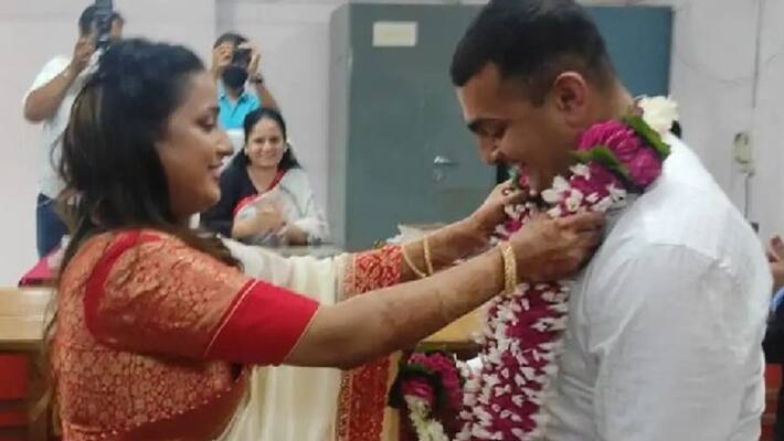 Madhya Pradesh News: Army Major and Female judge set an example by getting married in Rs 500 kpr Madhya Pradesh News: Army Major and Female judge set an example by getting married in Rs 500 kpr