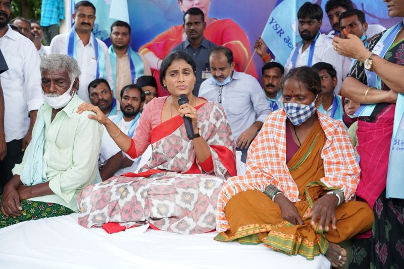 పేద కుటుంబాలకు నేనున్నానంటూ భరోసా