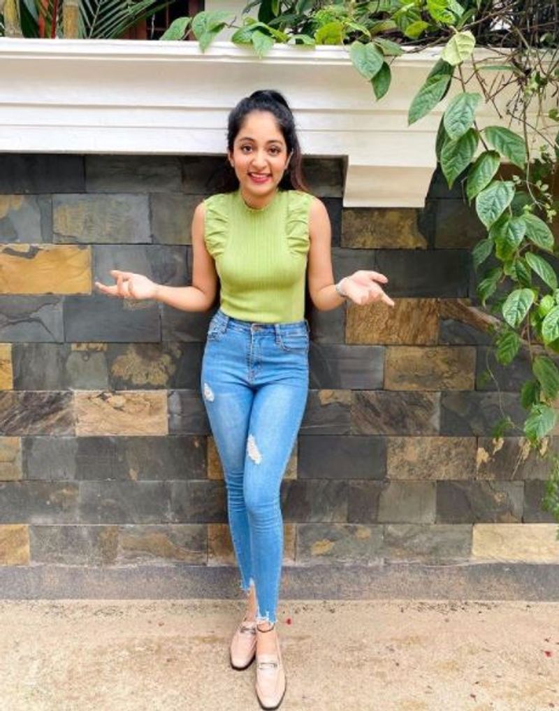 'ಮಾರ್ಚ್ ತಿಂಗಳಲ್ಲಿ ನಾನು ಜಿಮ್ ಸೇರಿಕೊಂಡು. ನನ್ನ ಟ್ರೈನರ್ ಹೇಳಿದ್ದರು. ವ್ಯಾಯಾಮಕ್ಕಿಂತ ಹೆಚ್ಚಾಗಿ ಆಹಾರದ ಬಗ್ಗೆ ಗಮನ ಕೊಡಬೇಕು ಎಂದು. ಆದರೆ ನಾನು ತಿನ್ನುವುದಕ್ಕೆ ಹೆಚ್ಚಿನ ಪ್ರಾಮುಖ್ಯತೆ ನೀಡುವುದಿಲ್ಲ' ಎಂದು ಹೇಳಿದ್ದಾರೆ.
