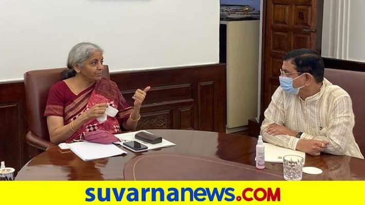 pralhad joshi Meets Nirmala Sitharaman For bank recruitment-exams rbj pralhad joshi Meets Nirmala Sitharaman For bank recruitment-exams rbj