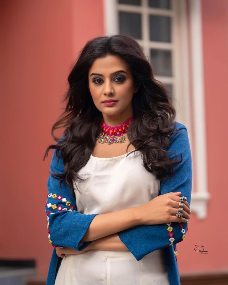ఈ ఒక్క కొటేషన్తో అభిమానుల మనసులను దోచుకుంది ప్రియమణి.