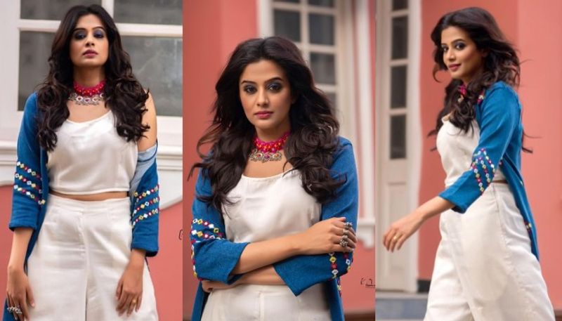 మరోవైపు `విరాటపర్వం` సినిమా కూడా త్వరలో ఓటీటీలో రాబోతుందని సమాచారం.