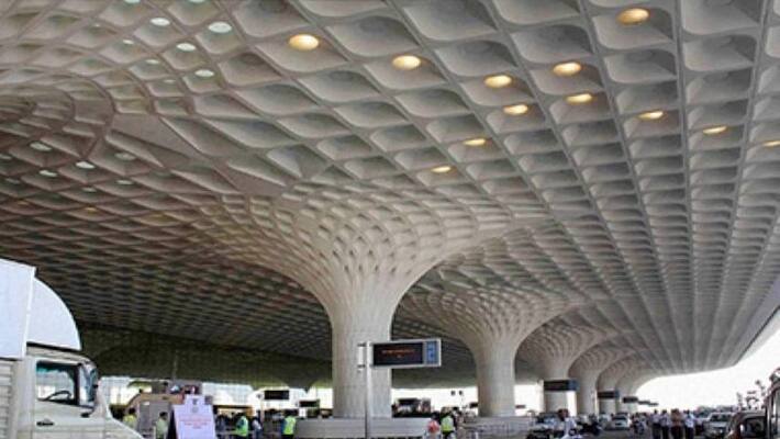 4.47 kg heroin, 1.59 kg cocaine seized at Mumbai airport 4.47 kg heroin, 1.59 kg cocaine seized at Mumbai airport